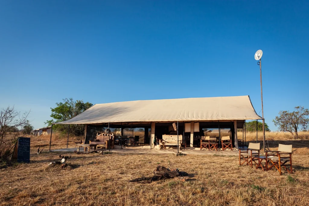 The mess tent at Gnu Mara River Camp