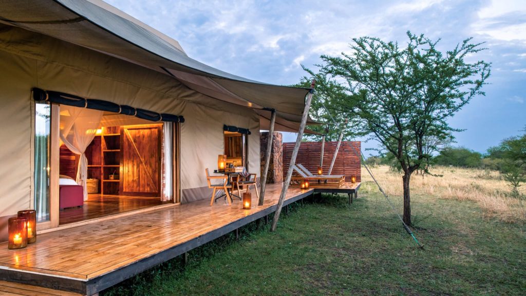 Sayari Camp: Sayari guest tent exterior